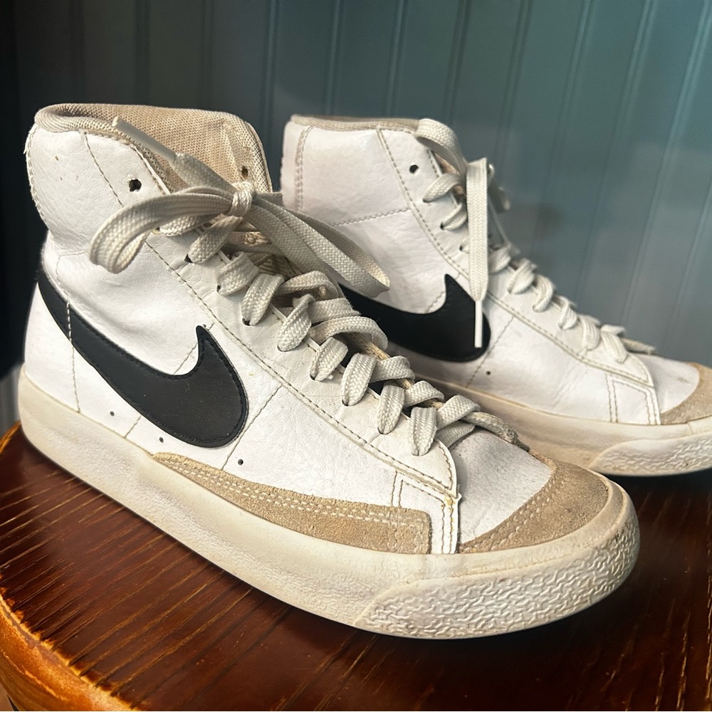Nike Men’s White High-Top Sneakers with Black Swoosh